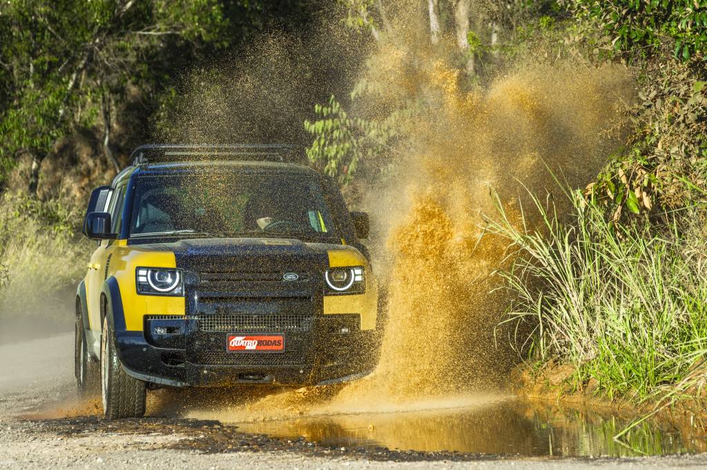 Land Rover Defender 100 Trophy Edition (1)