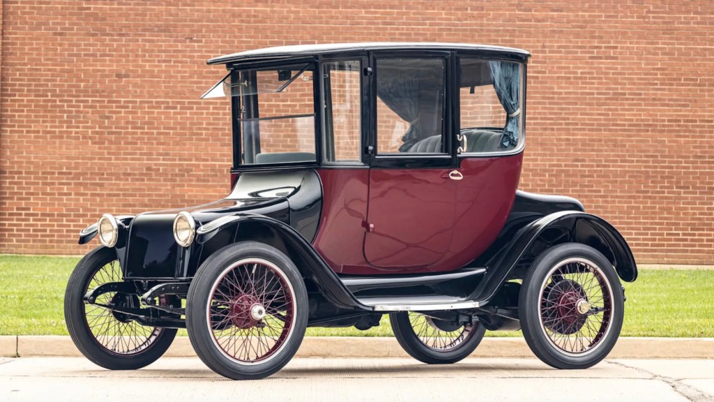 Este carro elétrico de 1918 ainda funciona com motor original e vale mais de R$ 520.000
