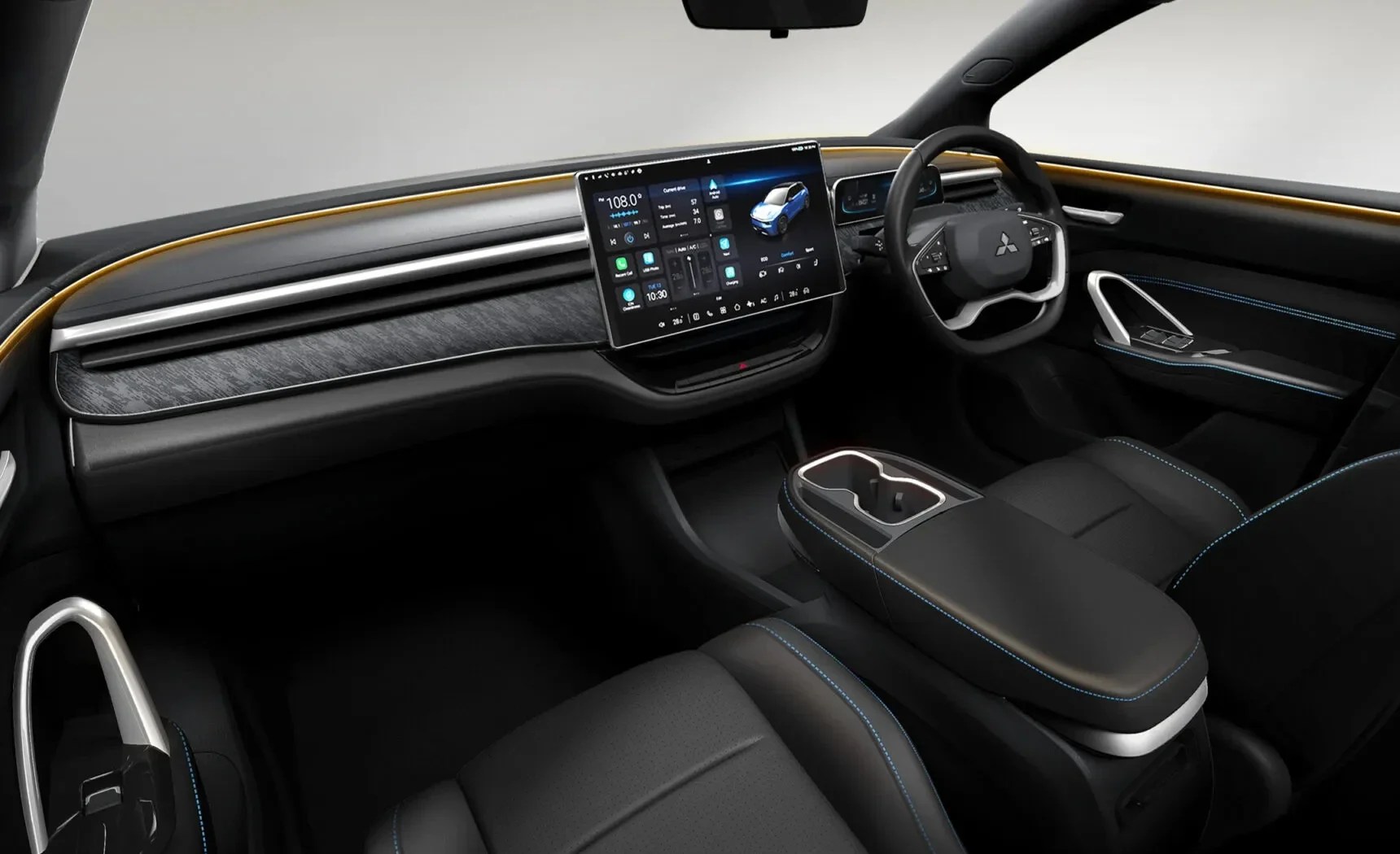 Interior moderno de um carro, com painel escuro texturizado e uma tela multimídia grande exibindo ícones de controle e um carro azul. Volante com logo Mitsubishi, bancos de couro pretos com costura azul clara e console central com porta-copos. Detalhes em prata e uma linha dourada no painel superior completam o design.