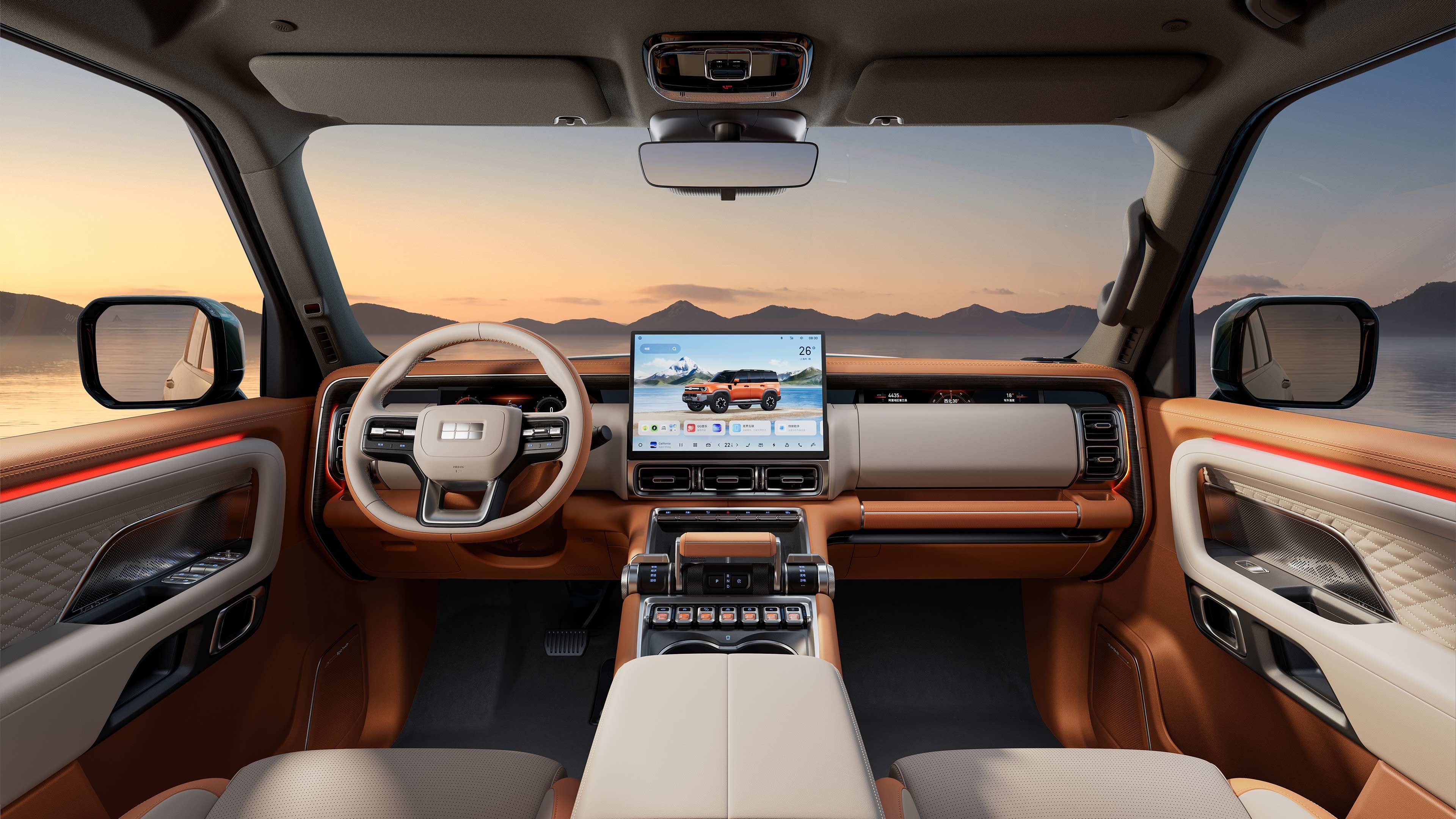 Interior de um carro moderno com painel marrom e detalhes creme, volante branco e tela central exibindo um SUV laranja em paisagem montanhosa ao pôr do sol