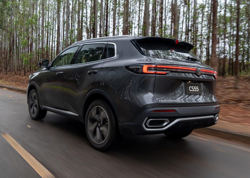 Imagem ilustrativa sobre CAOA Changan CS55 chega como híbrido flex, garante 42,2 km/l e versão PHEV de 286 cv por R$ 144.990