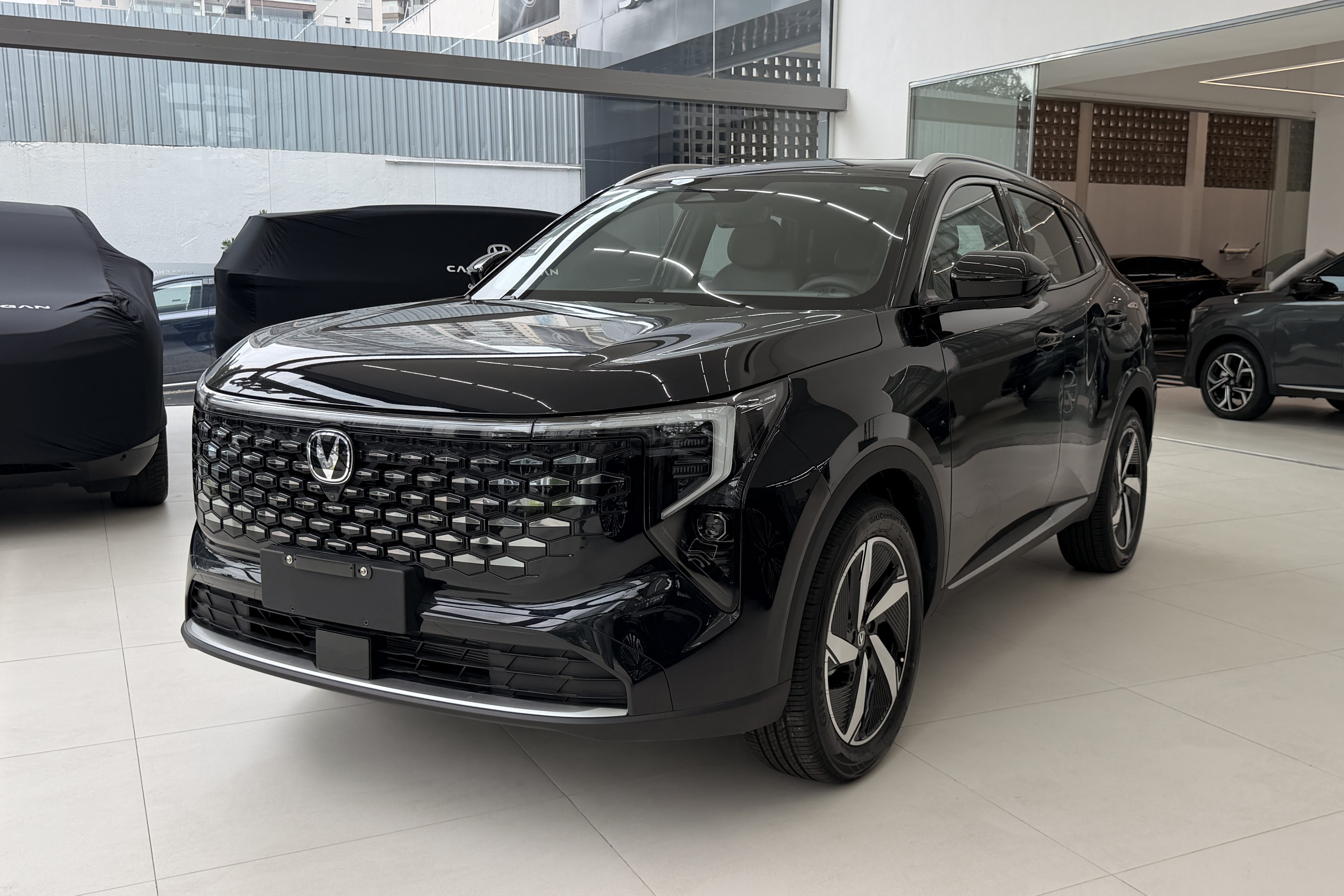 Caoa Changan CS55 PHEV flex já está nas concessionárias, mas prazo de entrega pode assustar